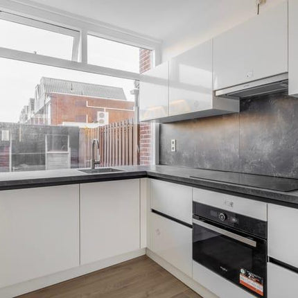 Instapklare tussenwoning met moderne afwerking en zonnige tuin