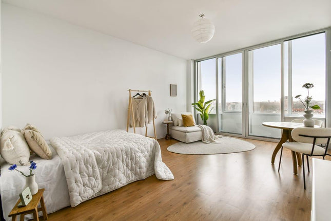 Moderne studio in Amsterdam met slimme indeling en veel licht